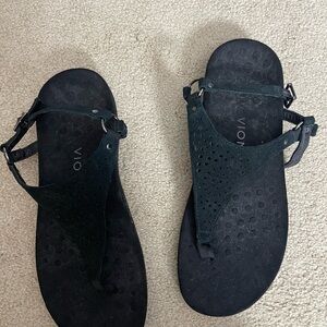 Vionic Women's Dark Sandals